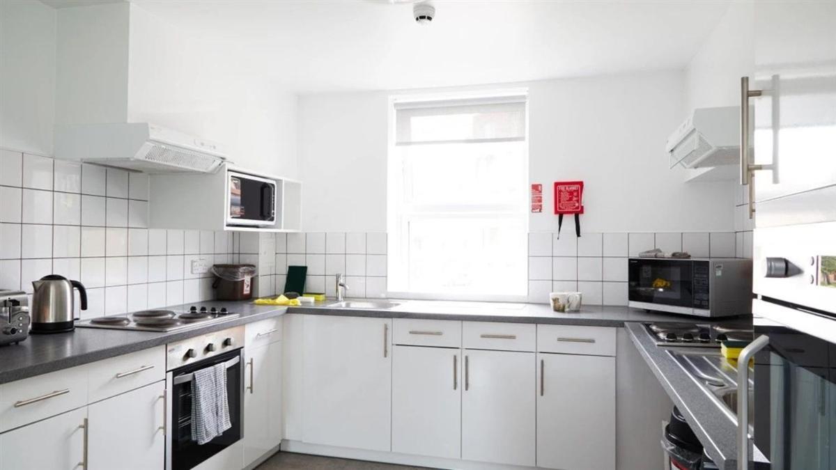 Apartment Birley Halls Met
